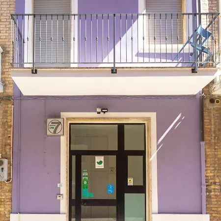 Seven Konukevi San Benedetto del Tronto